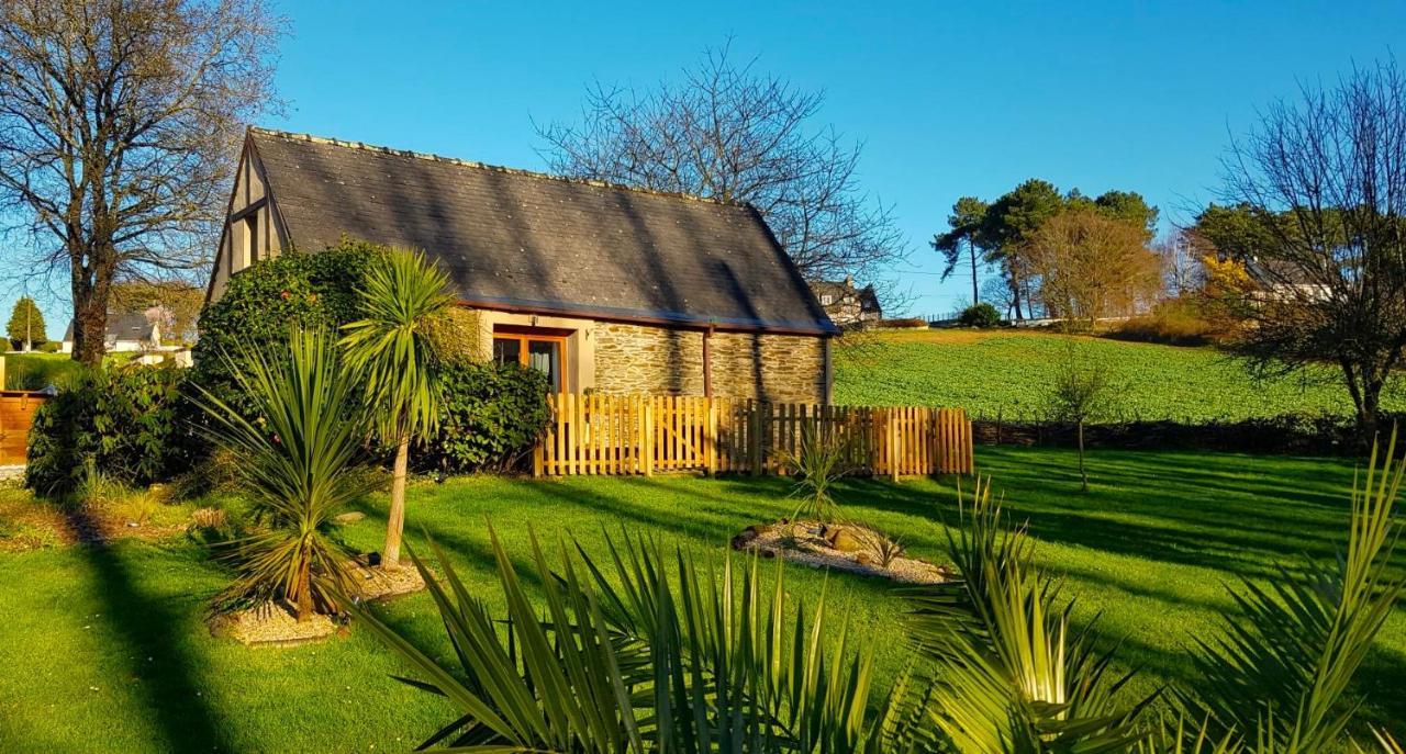 Le Vieux Moulin Gites - Detached Cottage With Garden Views And Pool Guégon Buitenkant foto