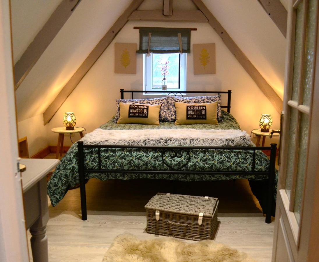 Le Vieux Moulin Gites - Detached Cottage With Garden Views And Pool Guégon Buitenkant foto