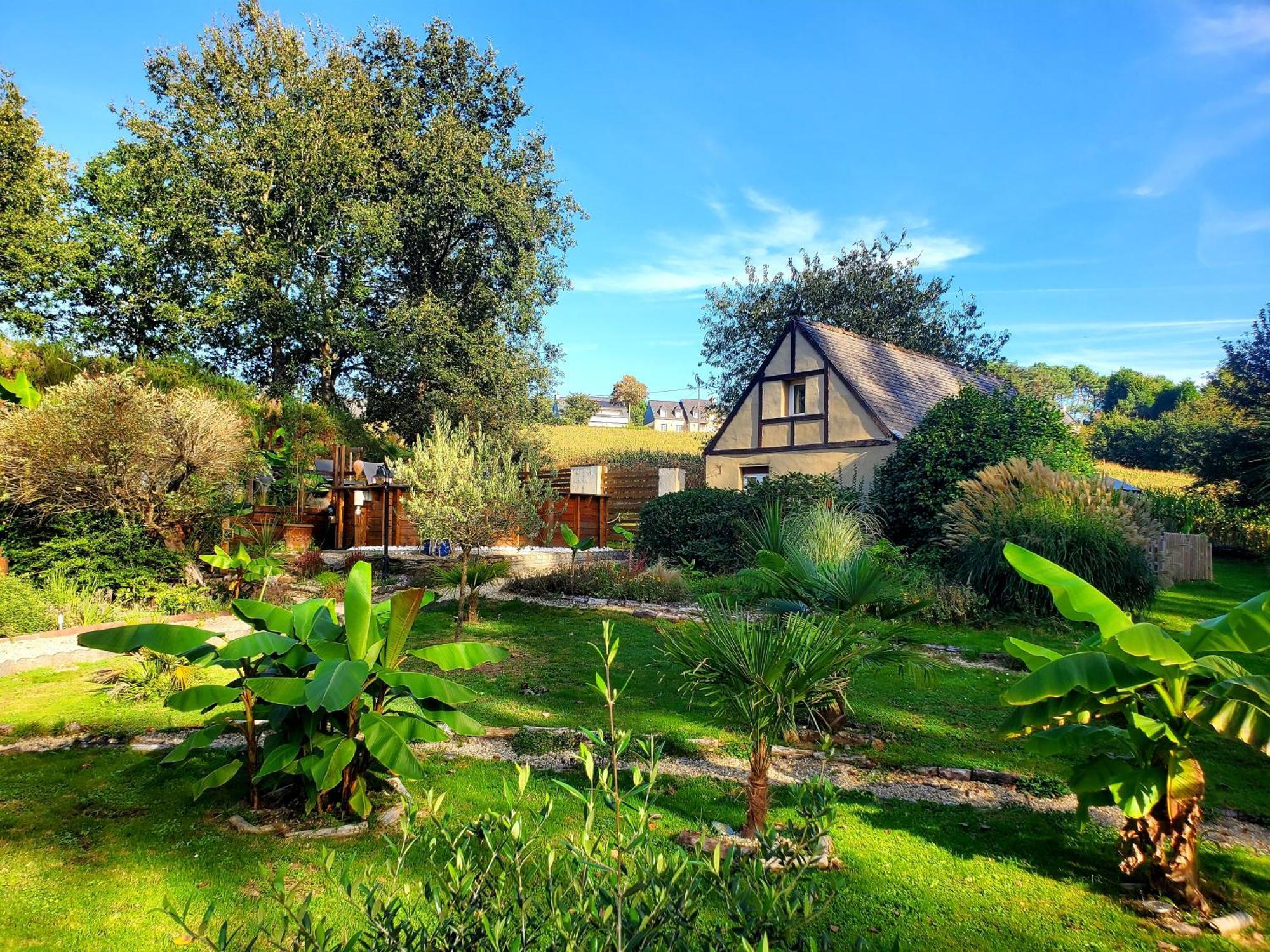 Le Vieux Moulin Gites - Detached Cottage With Garden Views And Pool Guégon Buitenkant foto